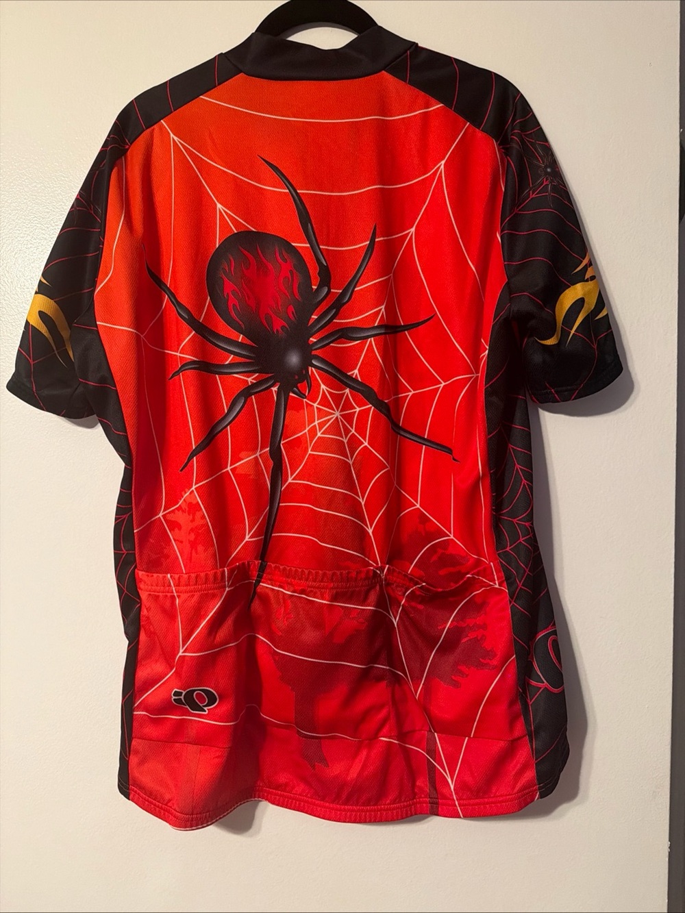 Pearl Izumi Red Flaming Black Widow Short Sleeve Cycling Top, Size Large - Picture 3 of 4